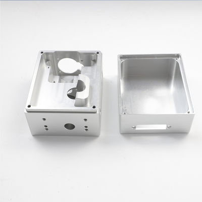 La commande numérique par ordinateur en aluminium en métal de précision a usiné la coutume de couleur anodisée par pièces