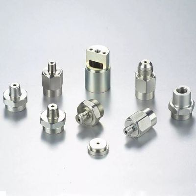 Noix hexagonale usinée CNC de précision avec traitement thermique HRC cible pour une durée de vie prolongée
